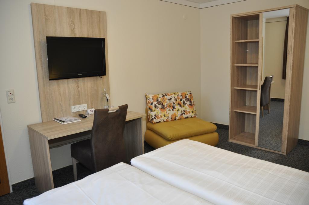 Landhotel Karrenberg Kirchberg an der Jagst Стая снимка